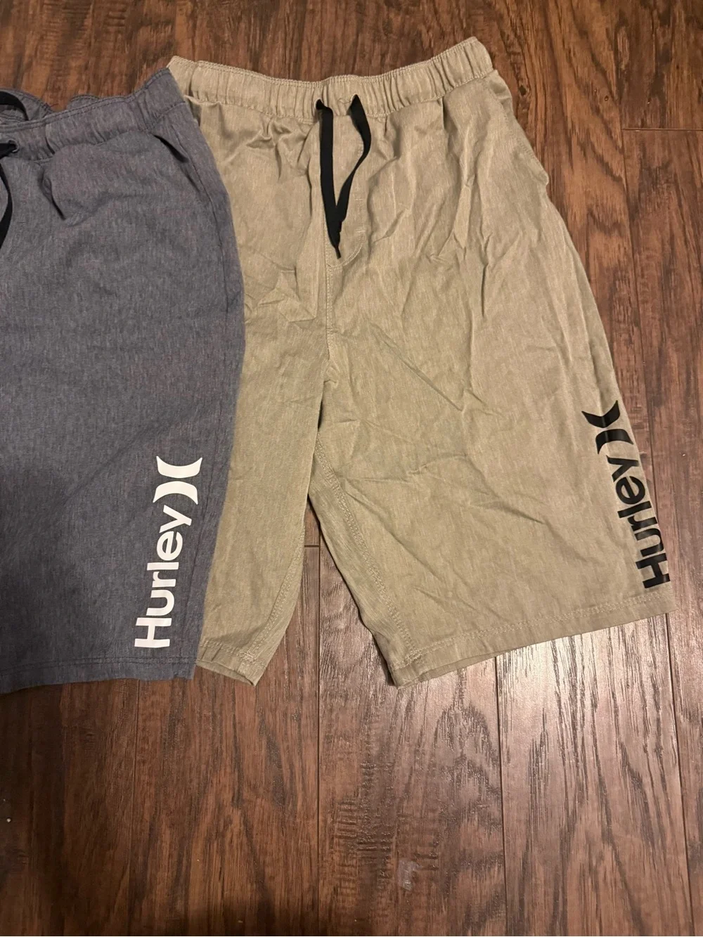 Hurley Men's Athletic Drawstring Shorts - Gray & Tan